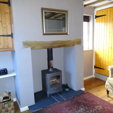 Beckside Apartment *